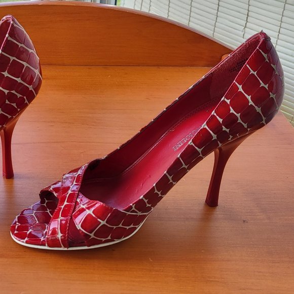 Enzo Open Toe Red Patent Leather Stiletto Heels - Picture 9 of 10